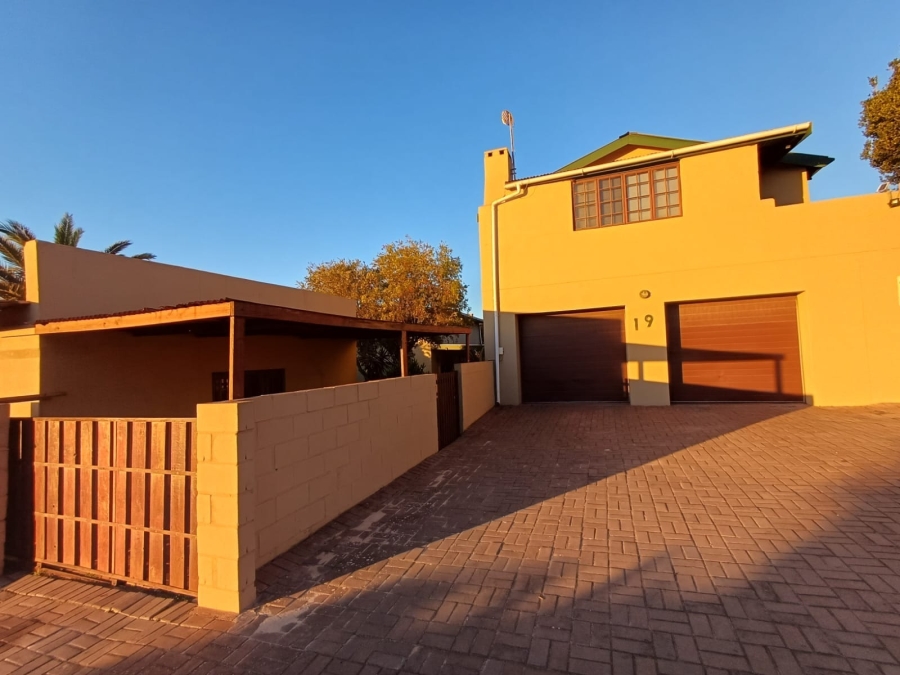 6 Bedroom Property for Sale in Vredenburg Western Cape
